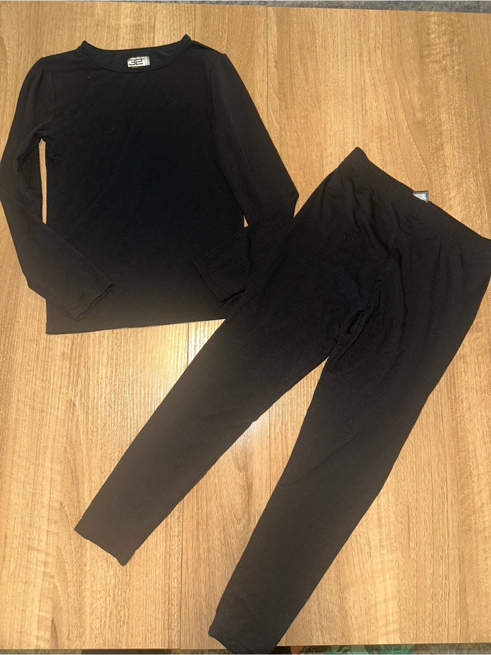 32’ Heat Kids Unisex Black Heat Base Layer Long Sleeve and Legging Set
